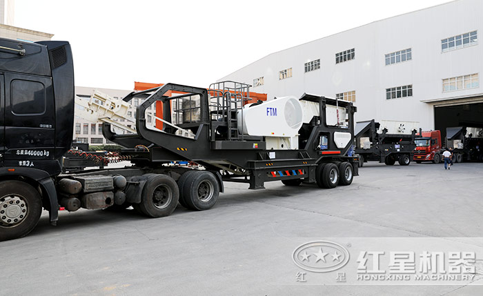 流動(dòng)碎石機(jī)發(fā)貨現(xiàn)場(chǎng) 流動(dòng)碎石機(jī)發(fā)貨現(xiàn)場(chǎng)