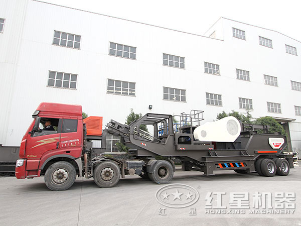 移動(dòng)制砂機(jī)發(fā)貨現(xiàn)場 移動(dòng)制砂機(jī)發(fā)貨現(xiàn)場