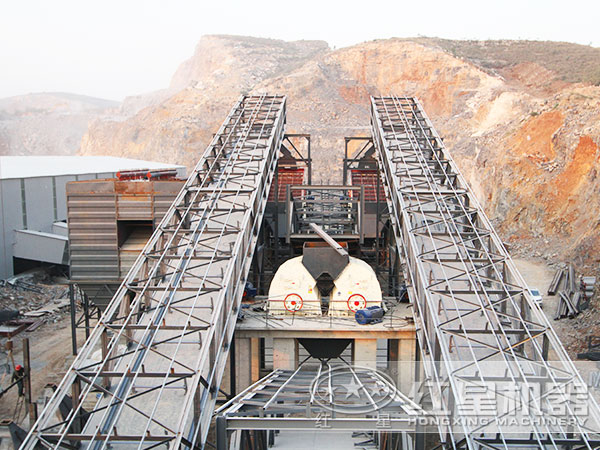 錘破制砂生產現(xiàn)場 錘破制砂生產現(xiàn)場