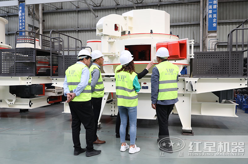 石頭制砂機(jī)投資大嗎？球磨機(jī)和制砂機(jī)哪個(gè)制砂效果好