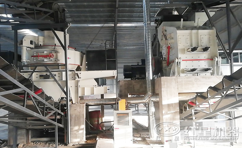 客戶來廠咨詢：想購買日產(chǎn)1000噸的制砂機(jī)，有推薦的型號(hào)嗎？