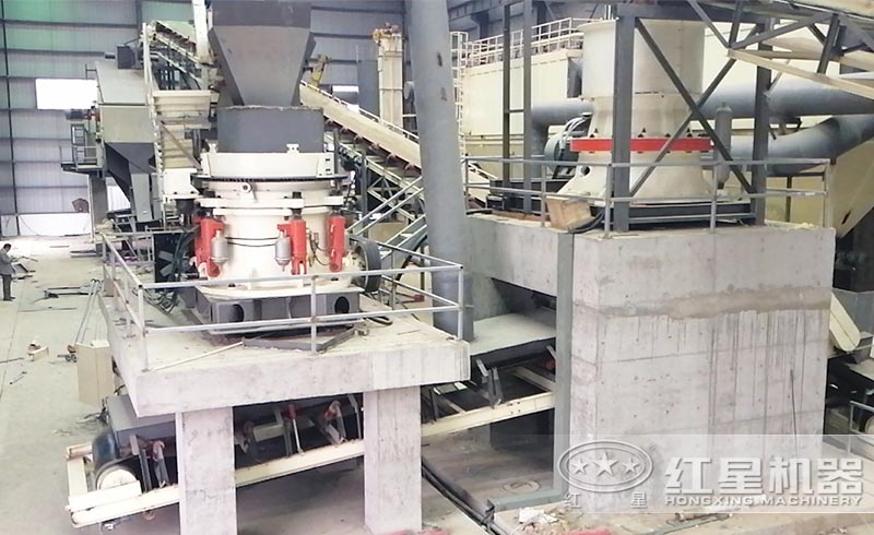 圓錐破碎機(jī)現(xiàn)場 圓錐破碎機(jī)現(xiàn)場