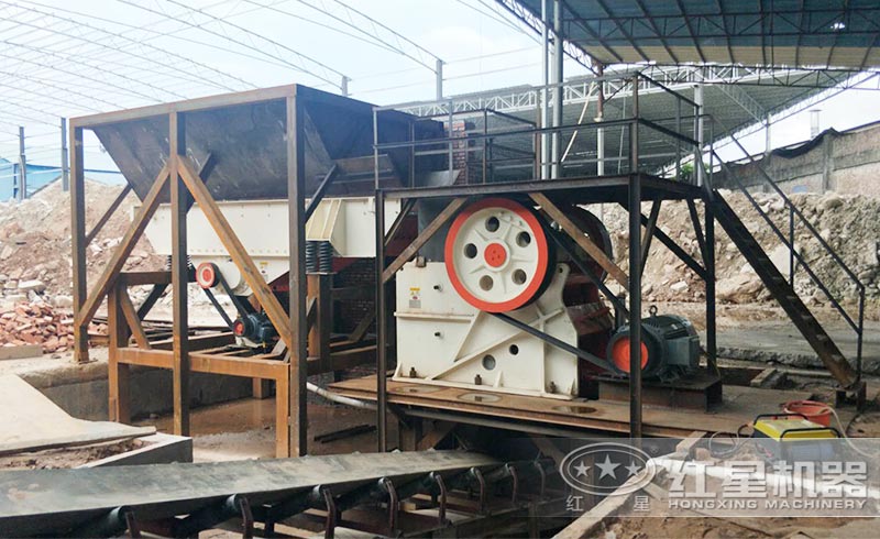 石子加工現(xiàn)場實(shí)拍 石子加工現(xiàn)場實(shí)拍