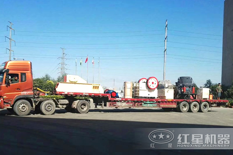 破碎機(jī)發(fā)貨現(xiàn)場(chǎng) 破碎機(jī)發(fā)貨現(xiàn)場(chǎng)