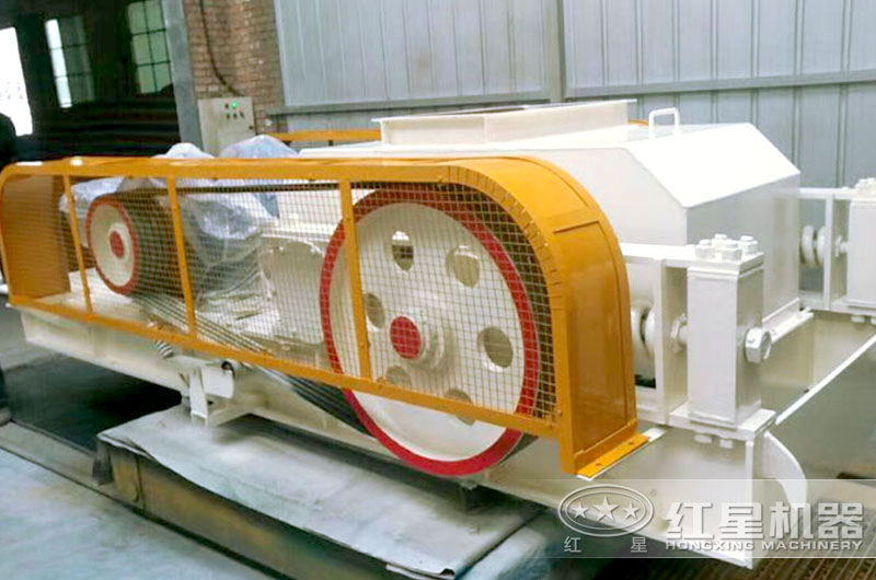 對輥式破碎機車間實拍圖 對輥式破碎機車間實拍圖