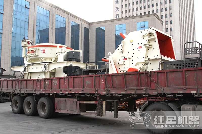 礦山碎石機發(fā)貨現(xiàn)場 礦山碎石機發(fā)貨現(xiàn)場