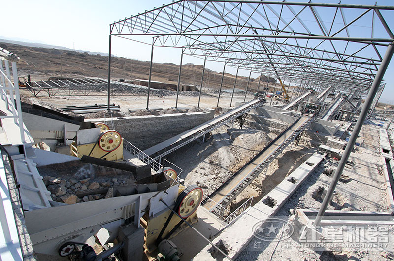 河北大型石料生產(chǎn)線現(xiàn)場(chǎng)一角 河北大型石料生產(chǎn)線現(xiàn)場(chǎng)一角