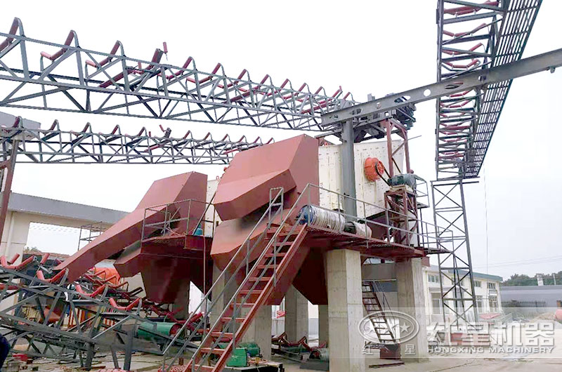 現(xiàn)場實拍，圓振動篩