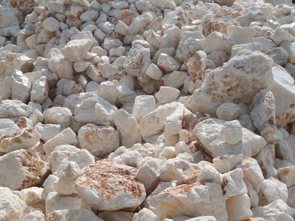 方解石磨粉生產(chǎn)設備與流程分析，生產(chǎn)廠家介紹